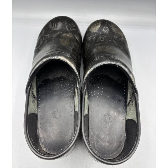 Dansko Clogs 41 Black Floral Embossed Leather Professional Clogs - Picture 4 of 8